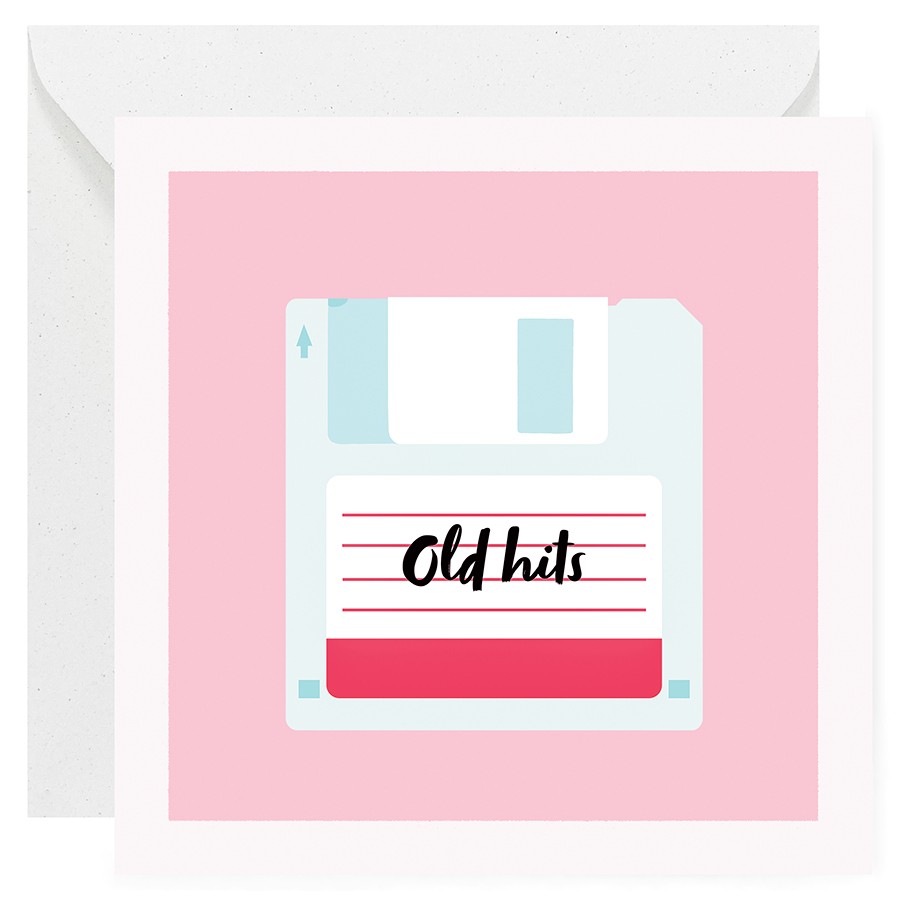 Ironiczna kartka urodzinowa z Dyskietką i napisem “Old hits” na różowym tle z białą ramką.